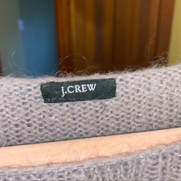 🦬J. CREW medium ribbed Crewneck sweater - Picture 3 of 5